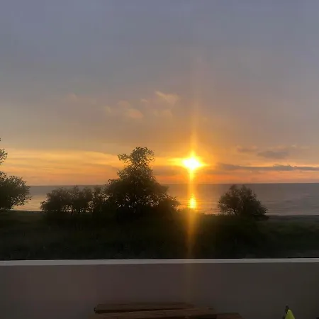 Superbe Front De - Pieds Dans L'eau Apartment Linguizzetta