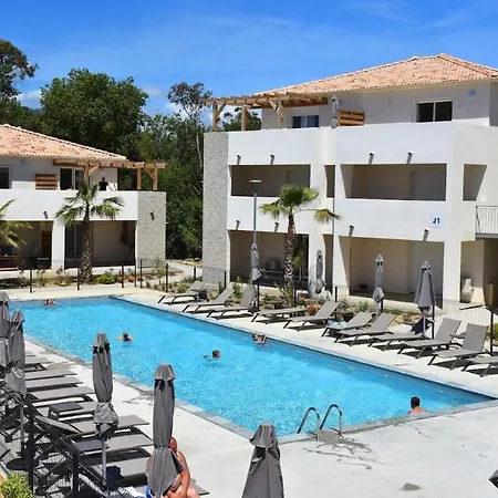 Superbe Front De - Pieds Dans L'eau *