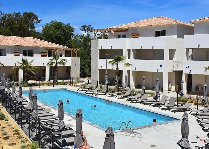 Superbe Front De - Pieds Dans L’eau *